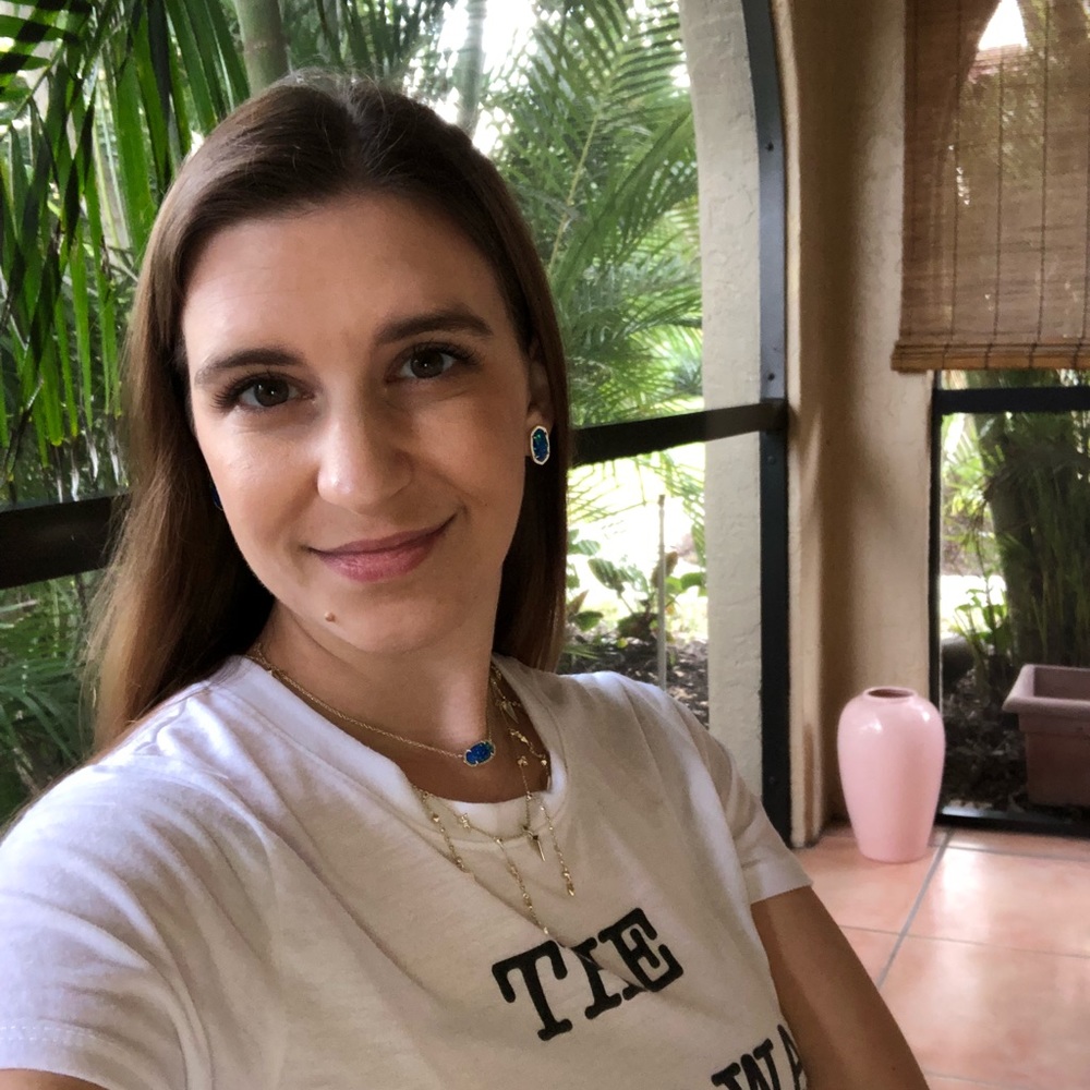 Meet your Posher, Elise